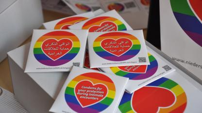 Kondome der Fluchtkampagne mehrsprachig
