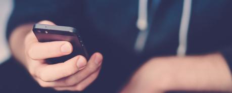 Handy Handy in einer Hand